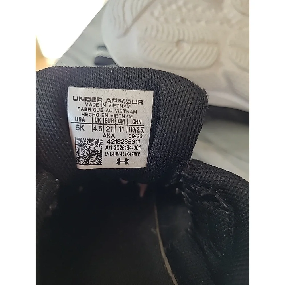 Under Armour Assert Low Black White Unisex Kids Shoes Size US 5K Toddler